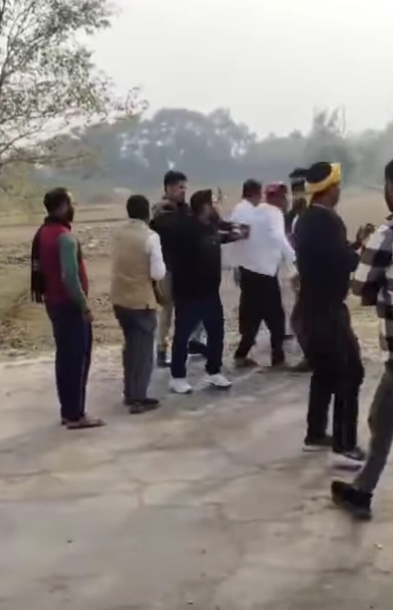 जमीनी विवाद को लेकर दो पक्षों में हुई जमकर मारपीट