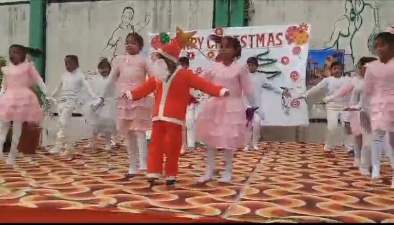 बड़े ही धूमधाम क्रिसमस डे का कार्यक्रम मिलेनियम वर्ल्ड स्कूल सुल्तानपुर में मनाया गया