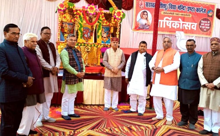 राज्यमंत्री ने विद्यालय के वार्षिकोत्सव का द्वीप प्रज्वलित कर किया शुभारंभ