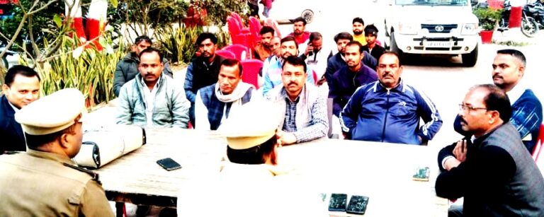 प्रधानों एव क्षेत्र पंचायत सदस्यों के साथ थानाप्रभारी ने सुरक्षा को लेकर की बैठक