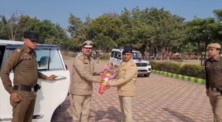 पुलिस महानिरीक्षक दक्षिण मण्ड़ल, रेवाडी ने जिला पुलिस लाइन पलवल में पहली अपराध एवं कानून व्यवस्था के सम्बन्ध में समीक्षा बैठक में दिए आवश्यक दिशा-निर्देश 