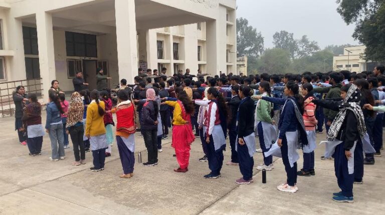 आज पलवल के राजकीय औद्योगिक प्रशासन संस्थान में हरियाणा सरकार के आदेश अनुसार संविधान प्रस्तावना वाचन कार्यक्रम का आयोजन किया गया