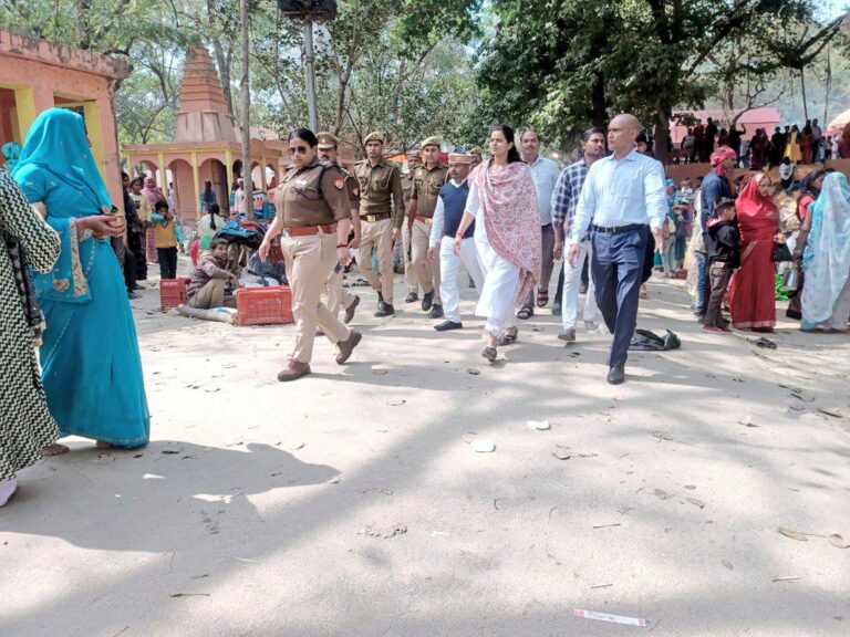 महाशिवरात्रि पर्व के दृष्टिगत डीएम व एसपी ने श्री दण्डेश्वर नाथ धाम मंदिर कोछित व श्री प्राचीन सोमनाथ शिव मंदिर पिण्डारा का किया निरीक्षण