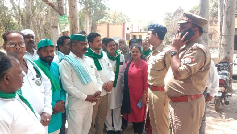 पंजाब पुलिस की कार्रवाई पर किसान संगठनों में आया उबाल, धरना-प्रदर्शन कर दिया ज्ञापन