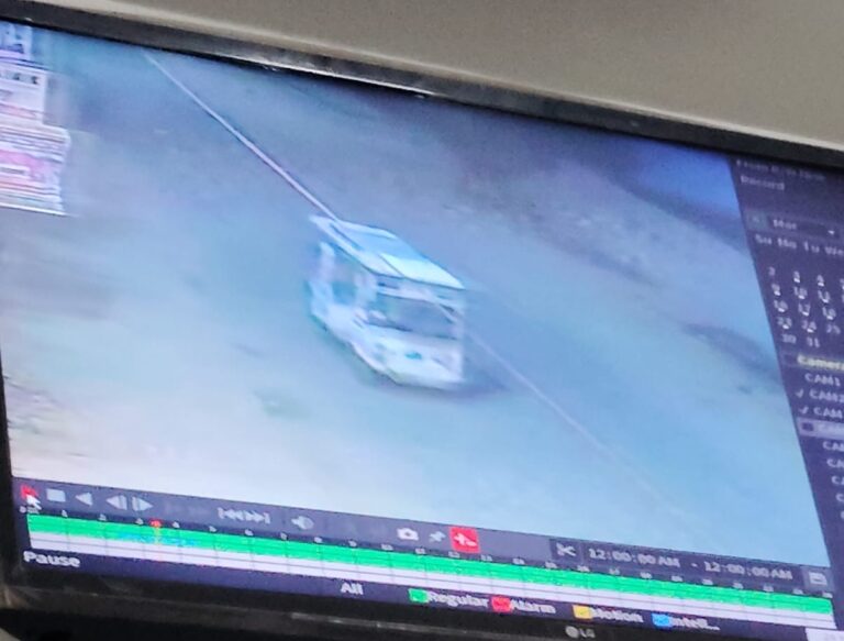 सीसीटीवी में दिखे चोर, फिर भी खाली हाथ पुलिस – ई-रिक्शा चोरी पर प्रशासन बेपरवाह, रात्रि गश्त की खुली पोल, चोर बेलगाम रात्रि में बढ़ती चोरी की घटनाओं से दहशत