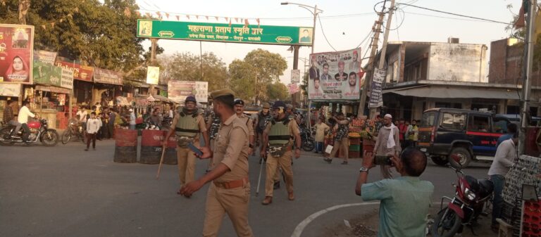 एएसपी दक्षिणी के नेतृत्व में पुलिस ने किया फ्लैगमार्च, कराया सुरक्षा का अहसास