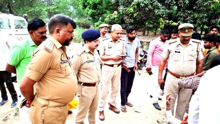 संदिग्ध परिस्थितियों में दो युगल प्रेमियों की मौत, दुपट्टे से पेड़ में लटका मिला शव