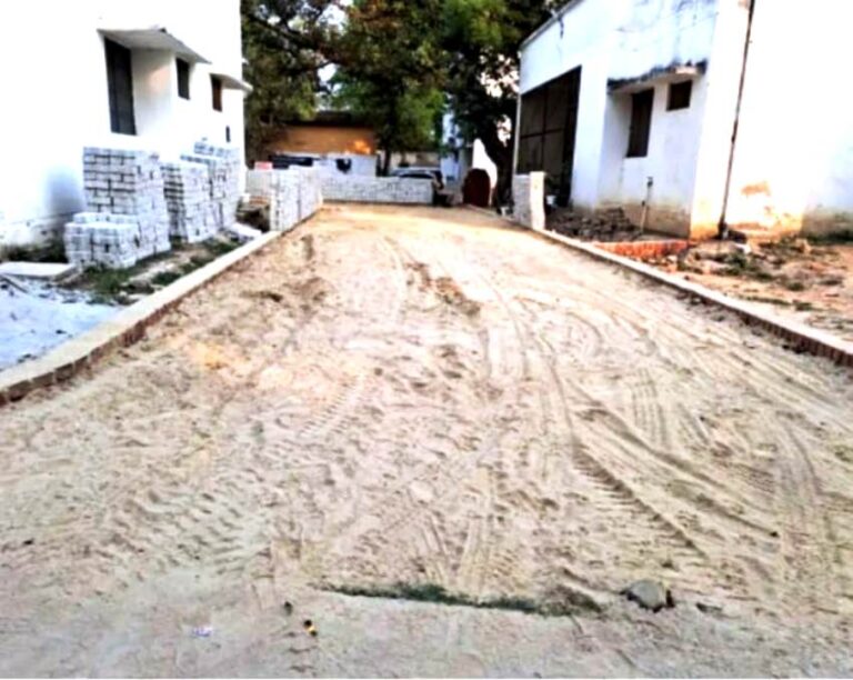 दो दिन में पूरा न हुआ तहसीलदार आवास के सामने कार्य तो होगी कार्रवाई