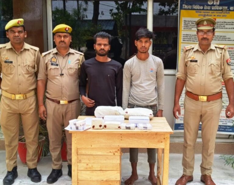 फतेहपर पुलिस ने दो शातिर चोरो को  दबोचा स्मैक और चोरी का माल बरामद
