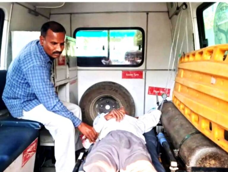 तेज रफ्तार वाहन ने साइकिल सवार बुजुर्ग को मारी टक्कर, हेड इंजरी