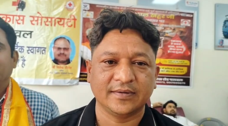 आज पलवल में हरियाणा के पूर्व मुख्यमंत्री एवं केंद्रीय बिजली मंत्री मनोहर लाल खट्टर के जन्म दिवस के अवसर पर रक्तदान शिविर का आयोजन किया गया