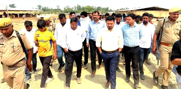 गेरावाँ गौआश्रय स्थल का डीएम ने किया निरीक्षण, पशुओं के स्वास्थ्य पर ध्यान रखने के दिये निर्देश मुख्यमंत्री सहभागिता योजना के लाभार्थियों के भुगतान के दिये निर्देश