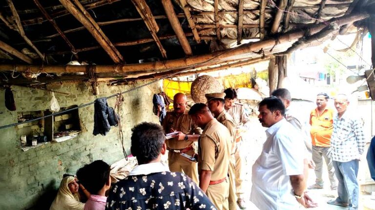 संदिग्ध परिस्थितियों में फंदे से लटकता मिला छात्रा का शव