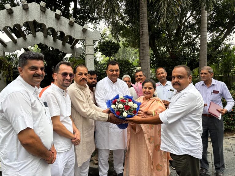 श्री ब्राह्मण सभा की नवगठित कार्यकारिणी ने विधायक एवं राज्यसभा सांसद से मीटिंग कर विभिन्न मुद्दों पर की चर्चा